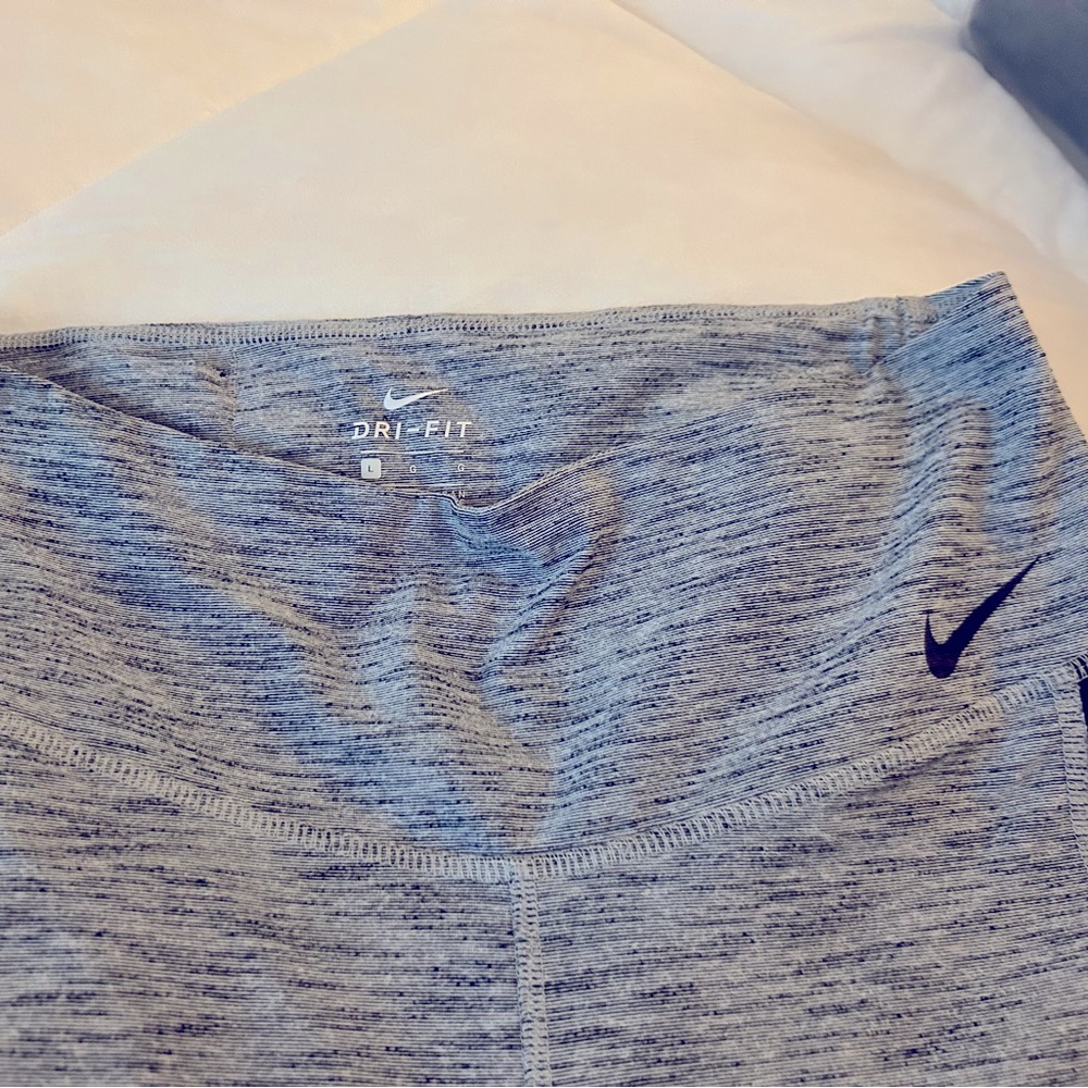 Excellent Nike dry fit workout leggings 💕